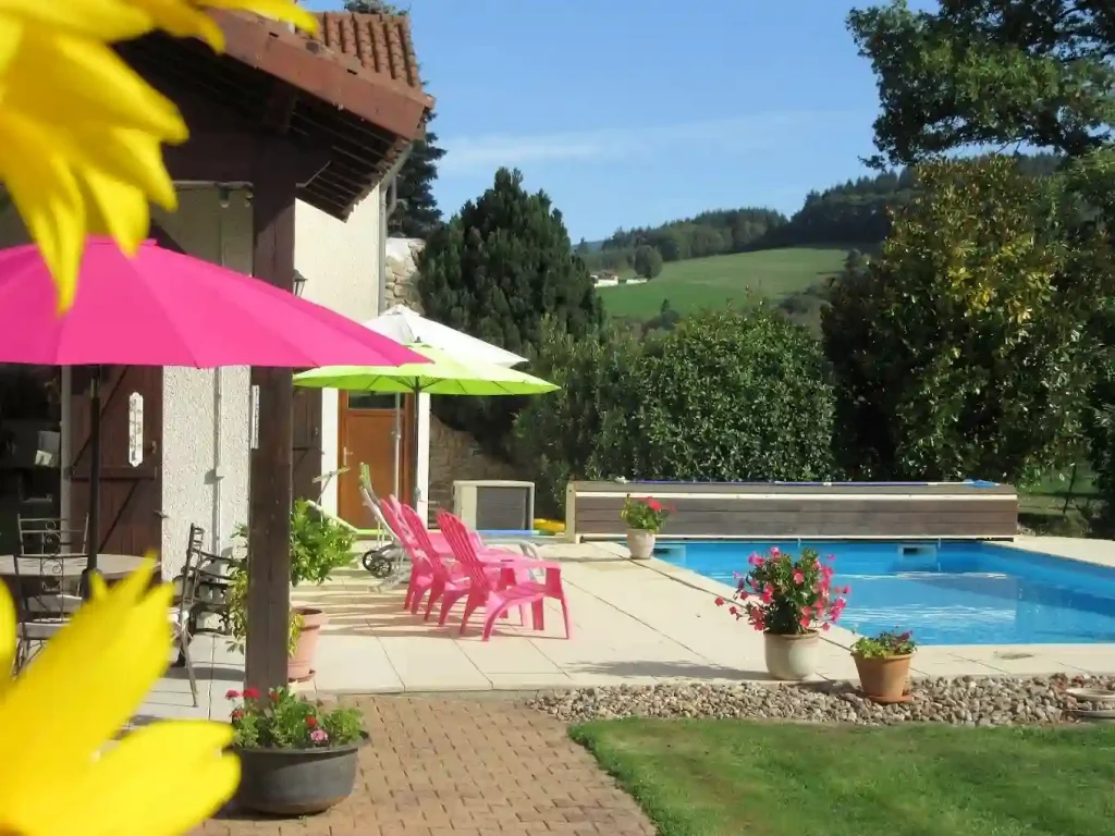 gite lac des sapins beaujolais bleu