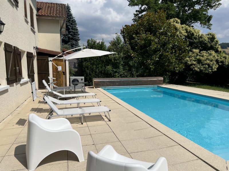 gite-beaujolais-avec-piscine