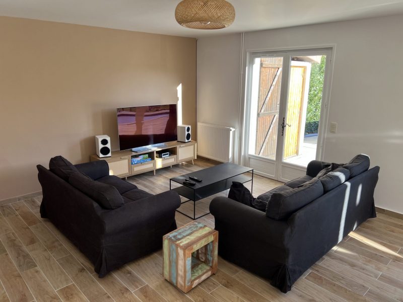 salon-gite-beaujolais-bleu